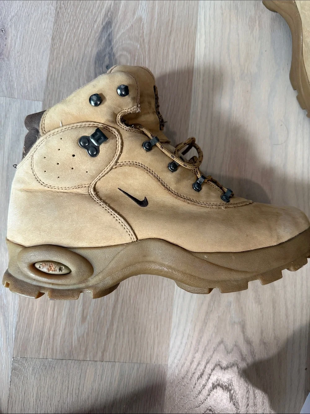 Vintage 1996 Nike ACG Air Hiking Boots Wheat Tan Men's Size 12